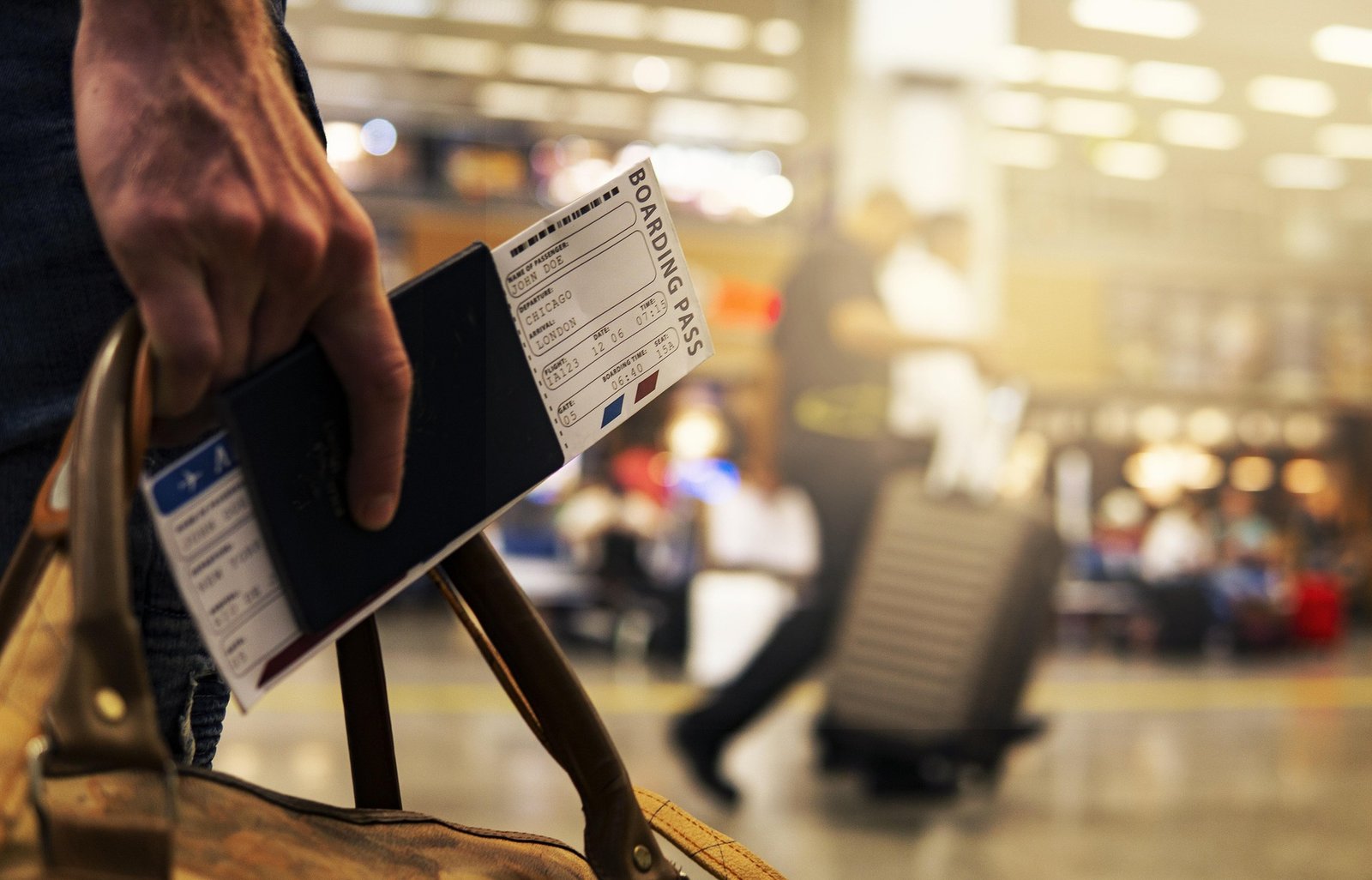 Flight Delayed 8 Hours, No Lounge Access—These 3 Apps Saved My Sanity and $150 in Airport Food